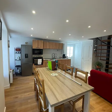 La Cour Saint Nicolas 바르플뢰르