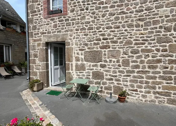 La Cour Saint Nicolas * ברפלר